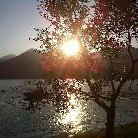 La Casa Sul Lago Отель типа 
